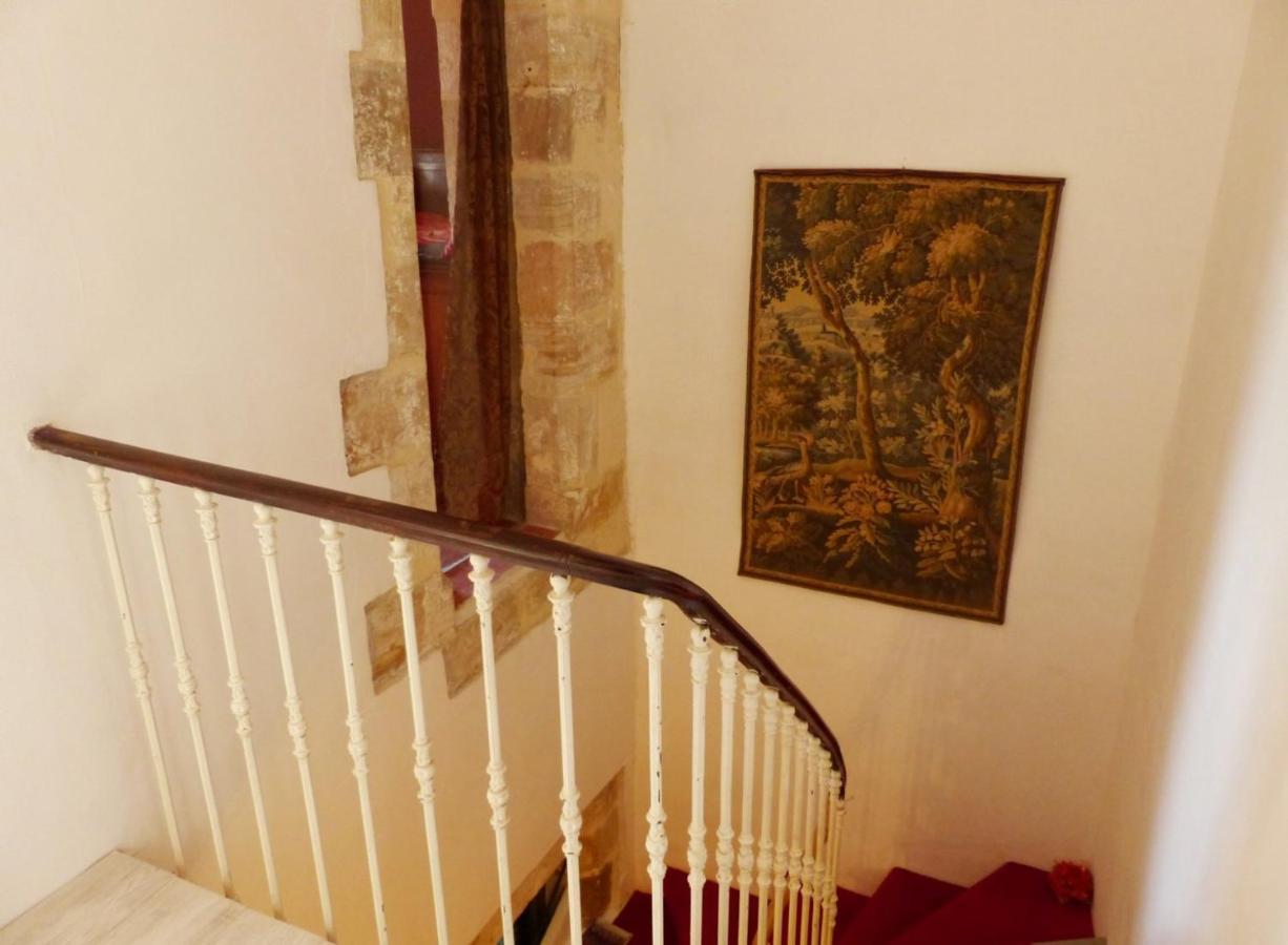 Logis De La Meschaussee, Dans Donjon Du Xie Siecle Canet (Aude) Exterior foto