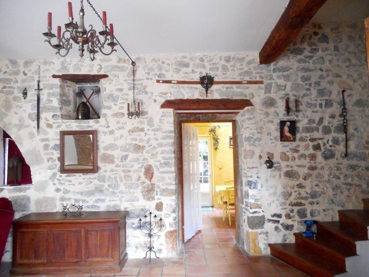 Logis De La Meschaussee, Dans Donjon Du Xie Siecle Canet (Aude) Exterior foto