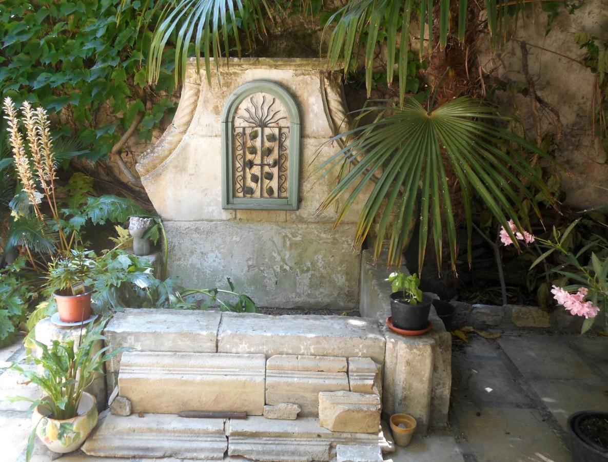 Logis De La Meschaussee, Dans Donjon Du Xie Siecle Canet (Aude) Exterior foto